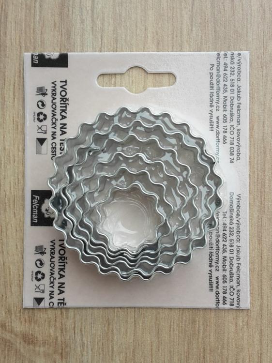 Sada vroubkovaných koleček (největší 62 mm)