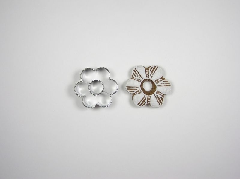 Vykrajovátko Kytička – Malá (se středem)