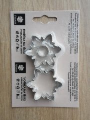 Sada 2 ks růže - se středem (4,5 cm)