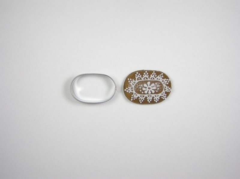 Vykrajovátko Ovál (4 cm) – moka č.1